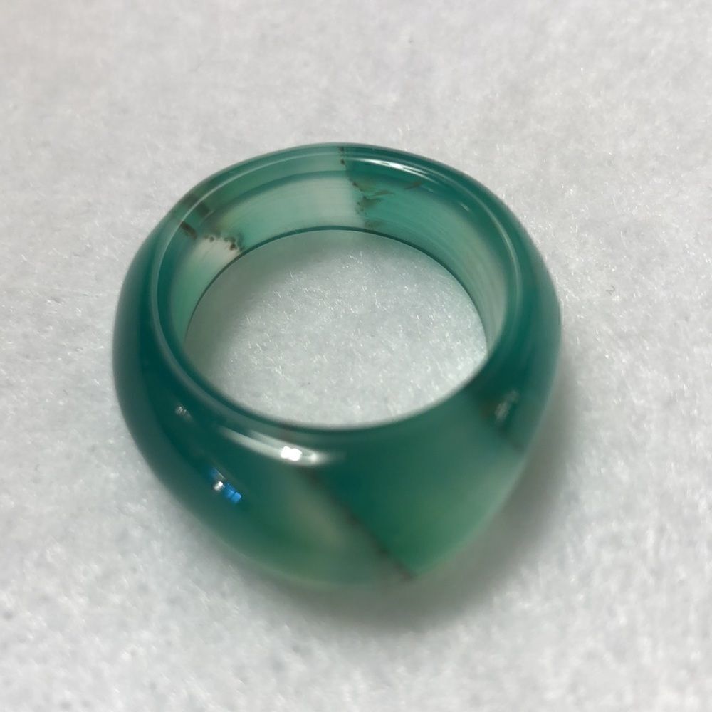 JADE RING, Size 8 1/2, UNISEX. Approximately Sz 8 1/2 translucent perfect - Picture 4 of 7